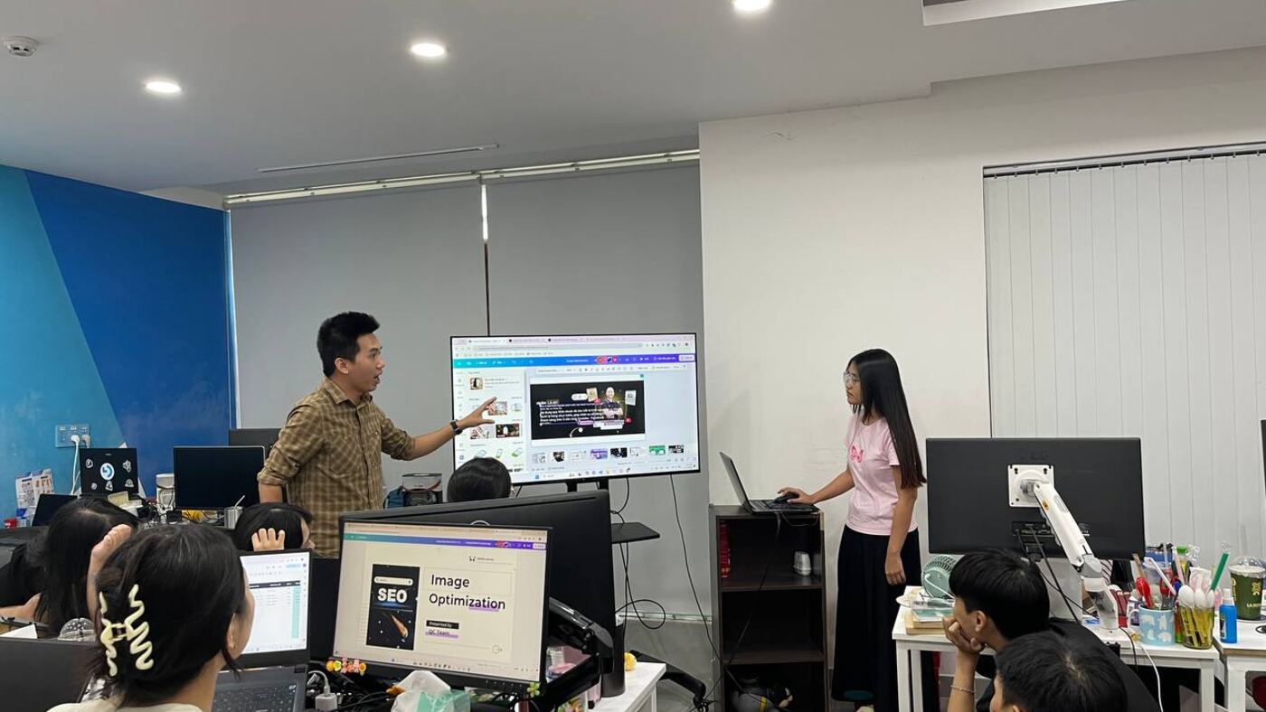 Team SEO MONA tham gia buổi seminar nội bộ về tối ưu hình ảnh